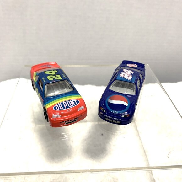 1998 Jeff Gordon #24 Pepsi and DuPont Chevrolet Monte Carlo 1:64 - Picture 2 of 8